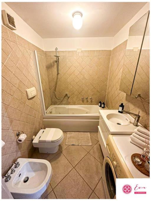 Apartament Eva Le Residenze Marco Simone Zewnętrze zdjęcie